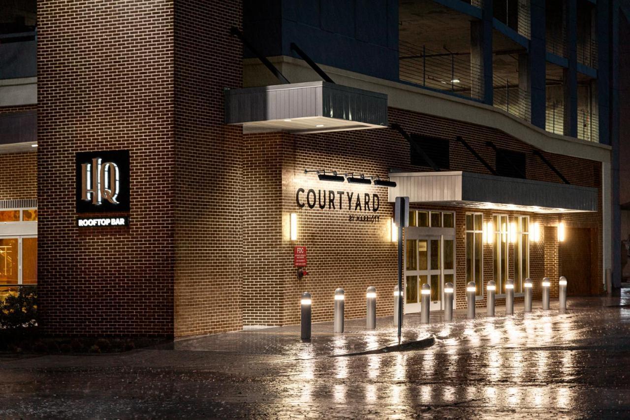 Courtyard By Marriott Dallas Downtown/Reunion District Hotel Exterior photo