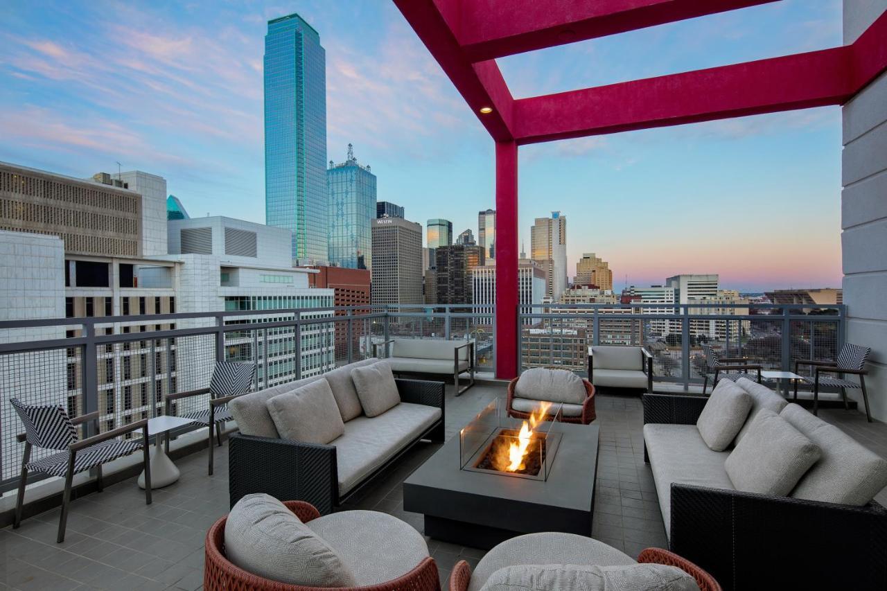 Courtyard By Marriott Dallas Downtown/Reunion District Hotel Exterior photo